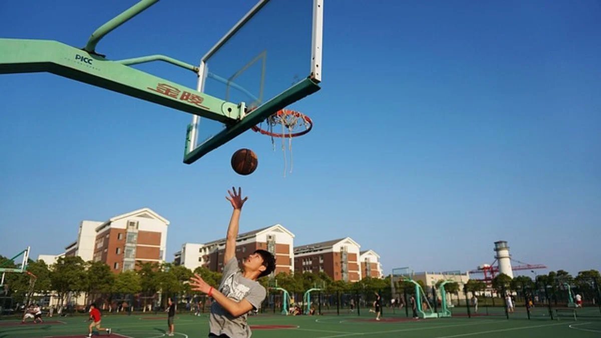 NBA休赛期十队博弈：转会价值与市场预期观察